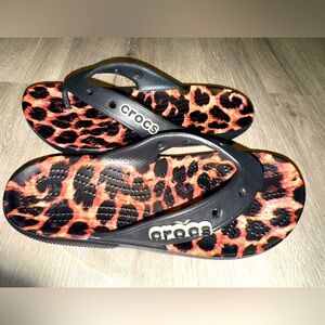 Crocs unisex flip flops M6/W8